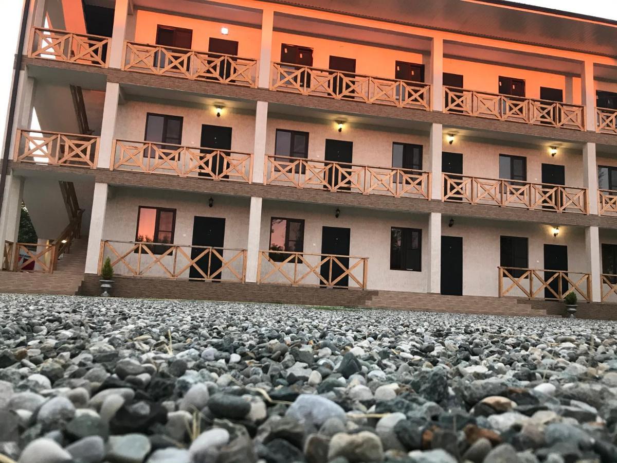 Guest House Dana Pizunda Exterior photo